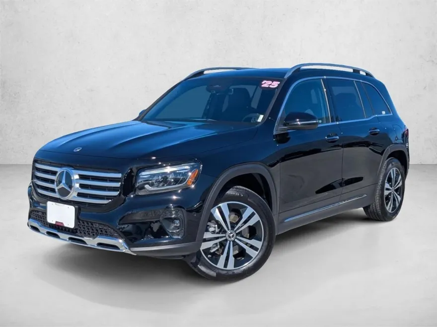 2025 Mercedes Benz GLB 250 4MATIC photo 1