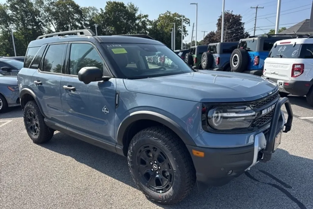 2025 Ford Bronco Sport Outer Banks photo 1