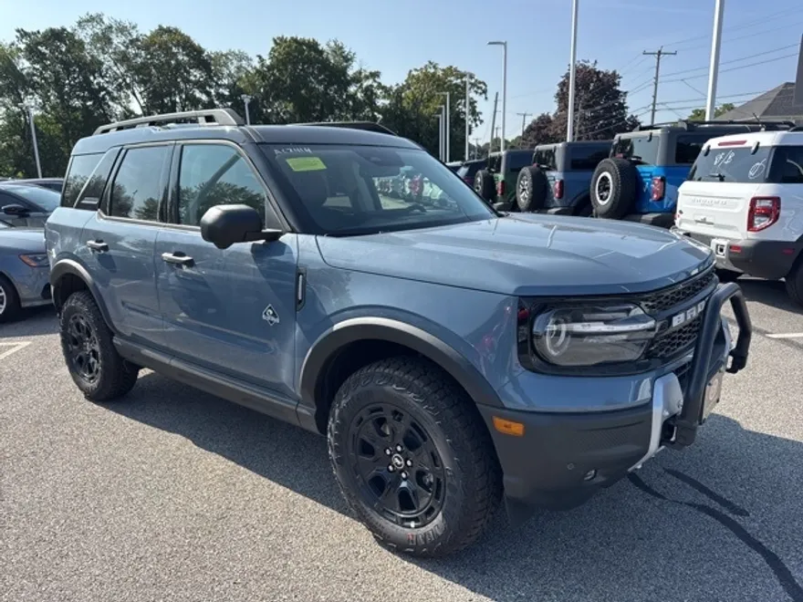 2025 Ford Bronco Sport Outer Banks photo 1