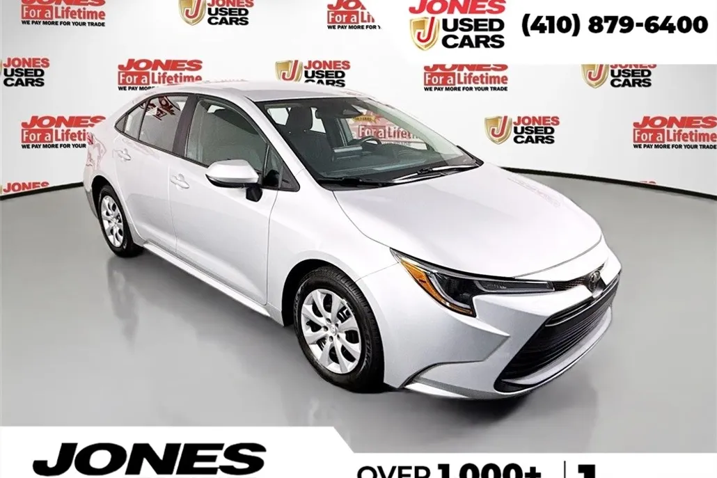 2023 Toyota Corolla LE photo 1