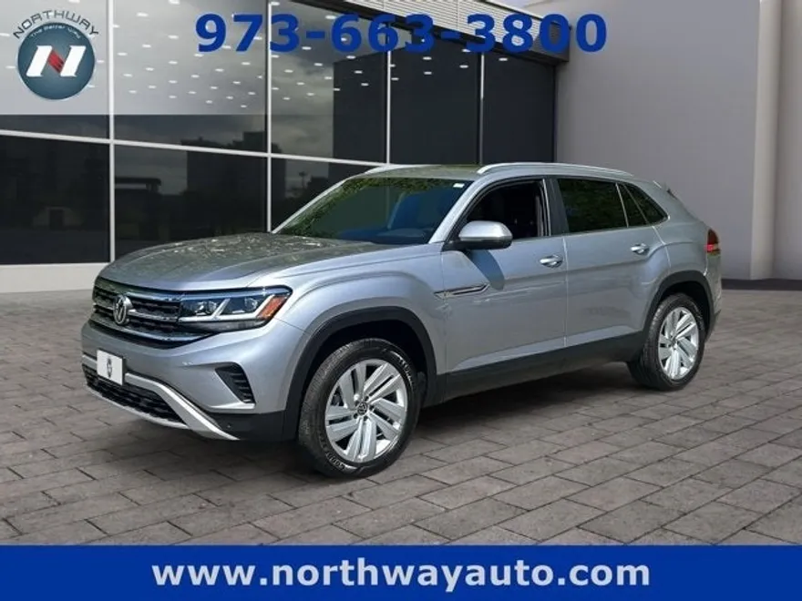 2022 Volkswagen Atlas Cross Sport V6 SE Technology photo 1