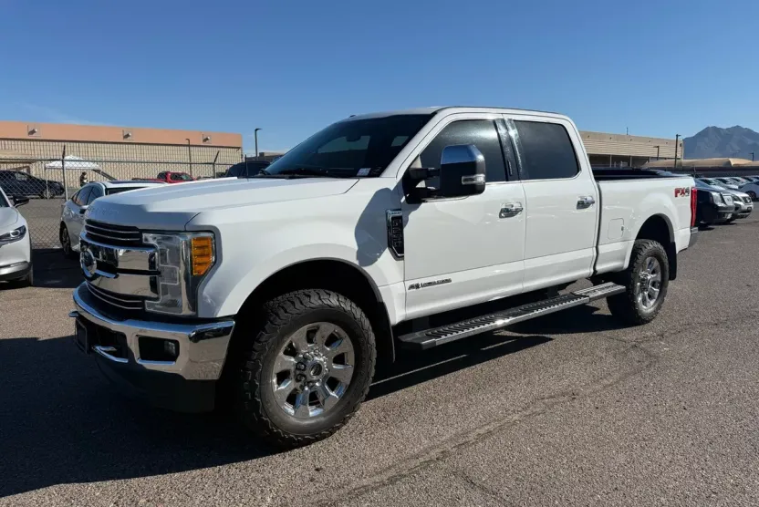 2017 Ford F-250 Lariat photo 1