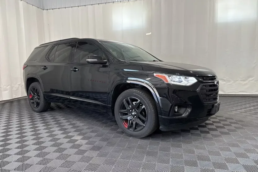 2021 Chevrolet Traverse Premier photo 1