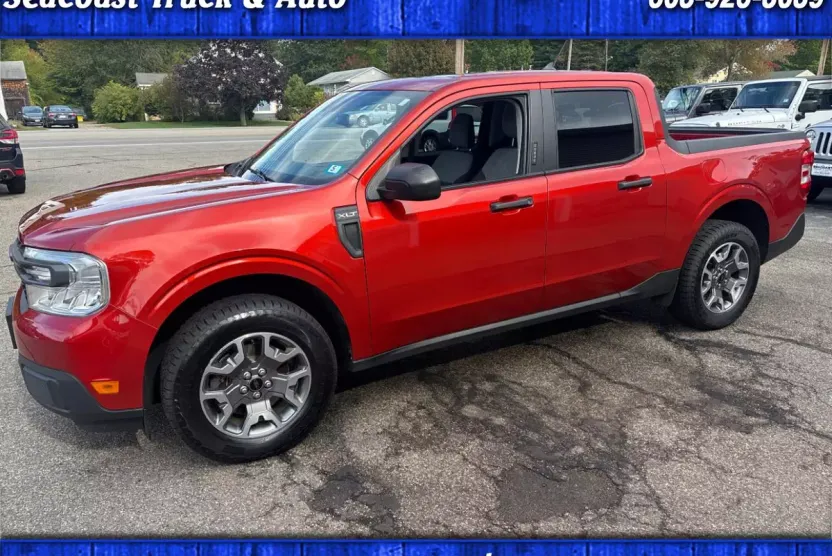 2022 Ford Maverick XLT photo 1