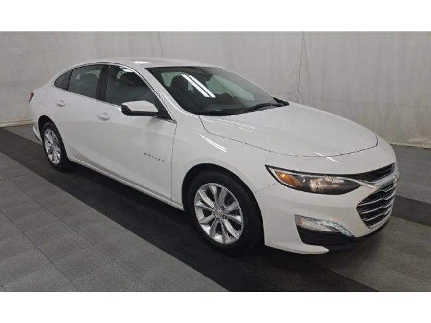 2022 Chevrolet Malibu 1LT photo 1
