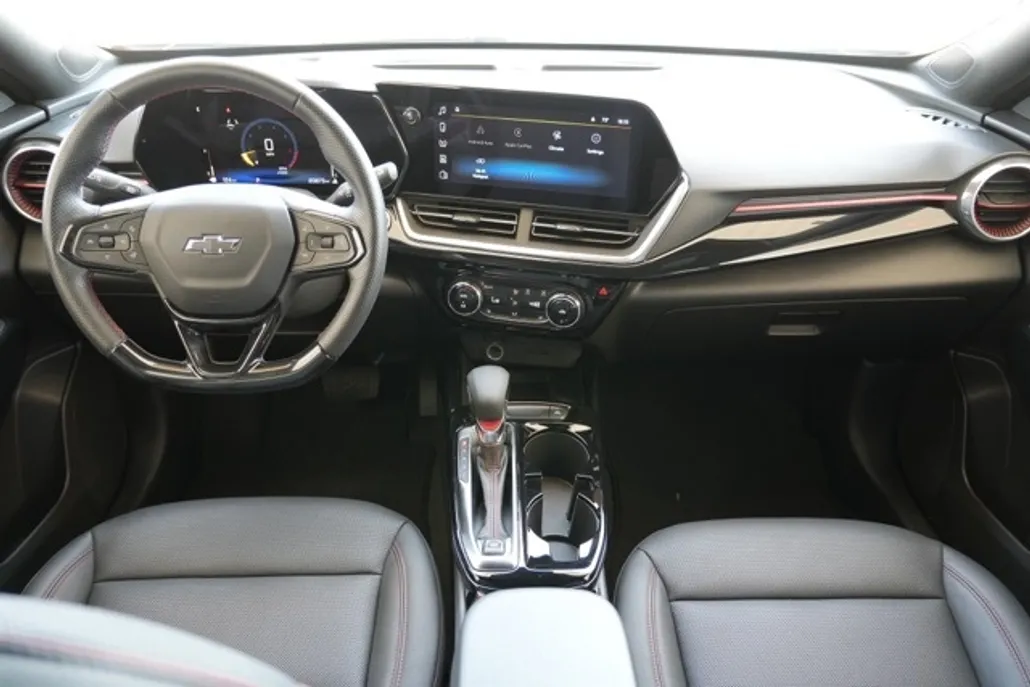 2024 Chevrolet Trax photo 1