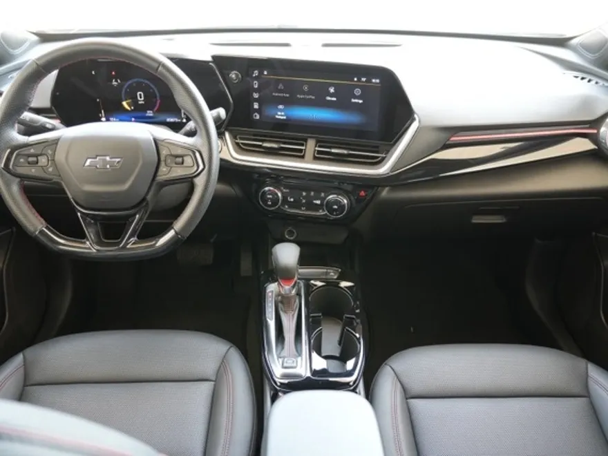 2024 Chevrolet Trax photo 1