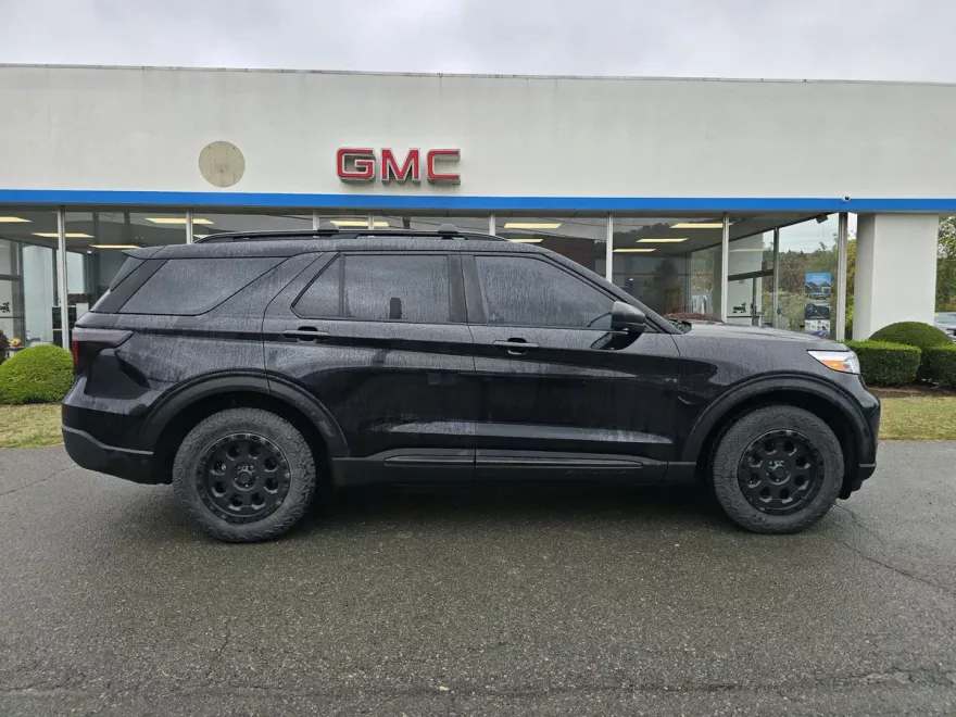 2020 Ford Explorer XLT photo 1