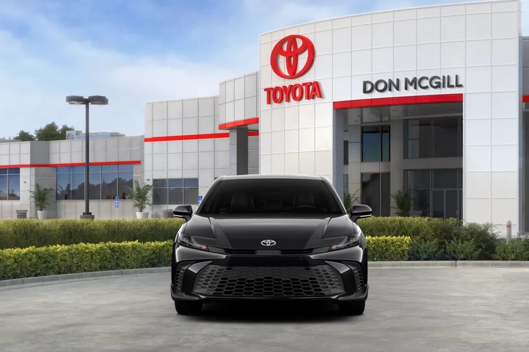 2026 Toyota Camry SE photo 1