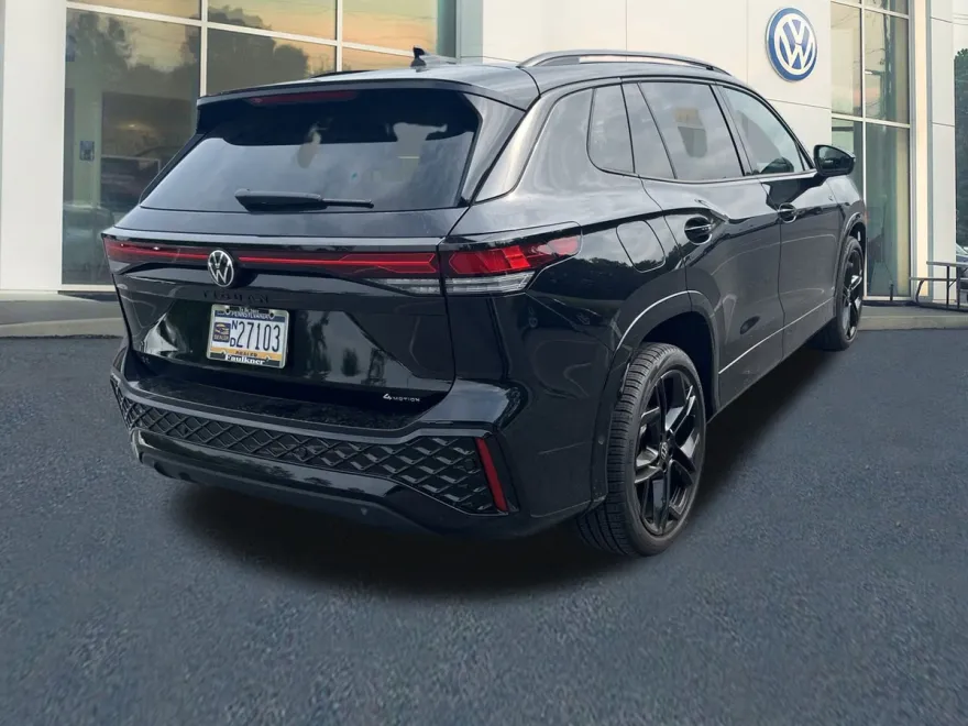 2025 Volkswagen Tiguan SE R-Line Black photo 1