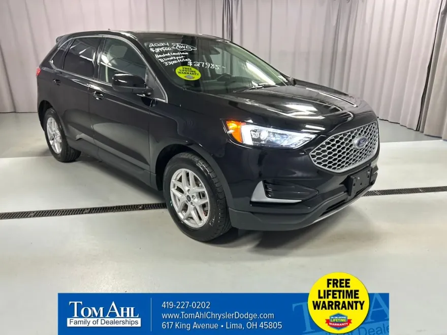 2024 Ford Edge Titanium photo 1
