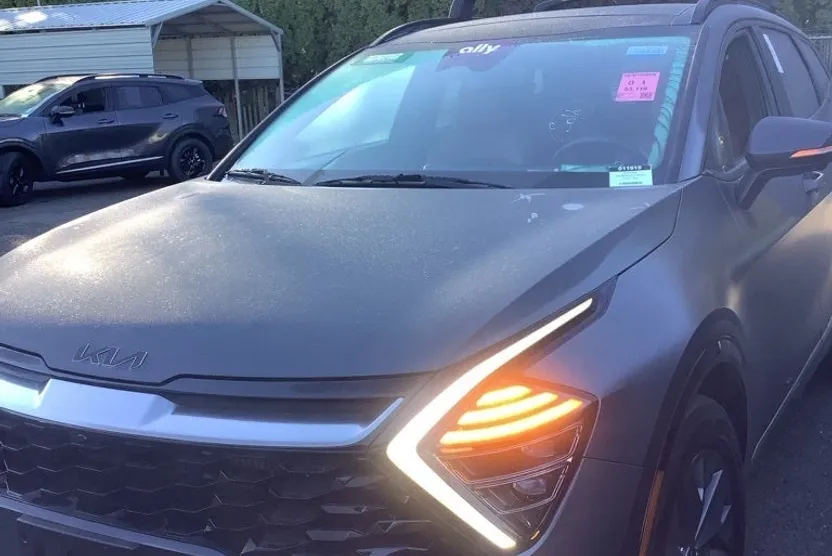 2023 Kia Sportage Hybrid photo 1