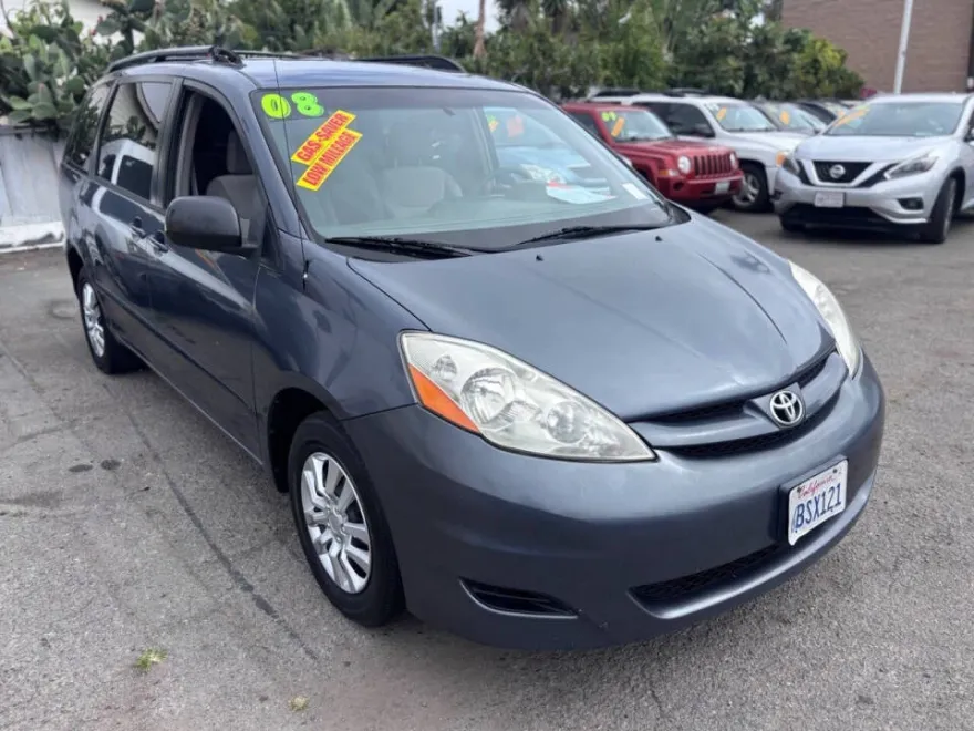 2008 Toyota Sienna CE photo 1