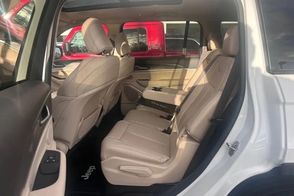 2021 Jeep Grand Cherokee Limited photo 1