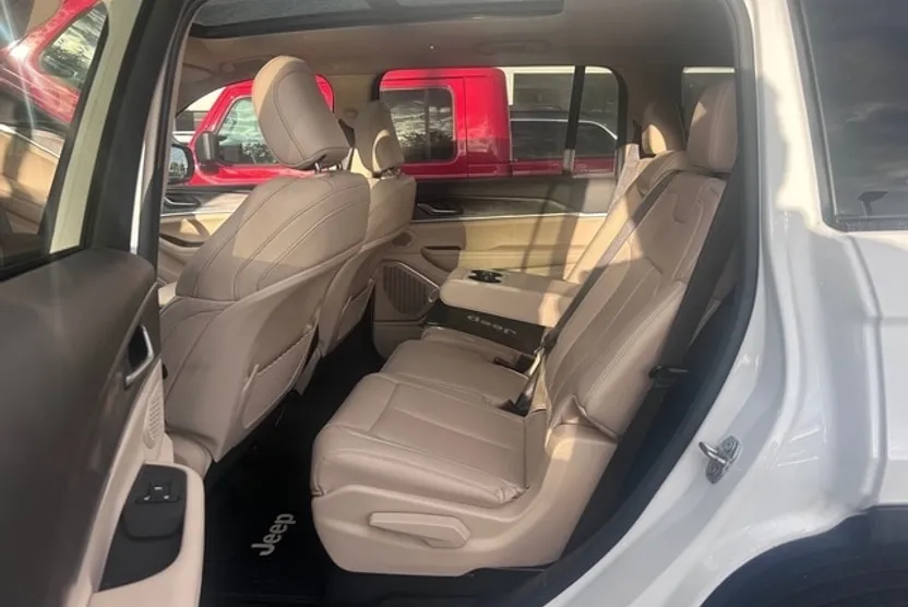 2021 Jeep Grand Cherokee Limited photo 1