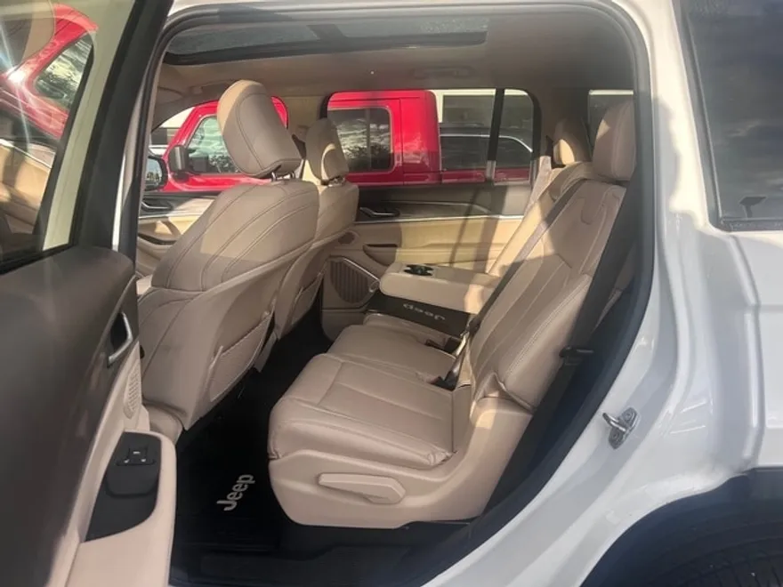 2021 Jeep Grand Cherokee Limited photo 1