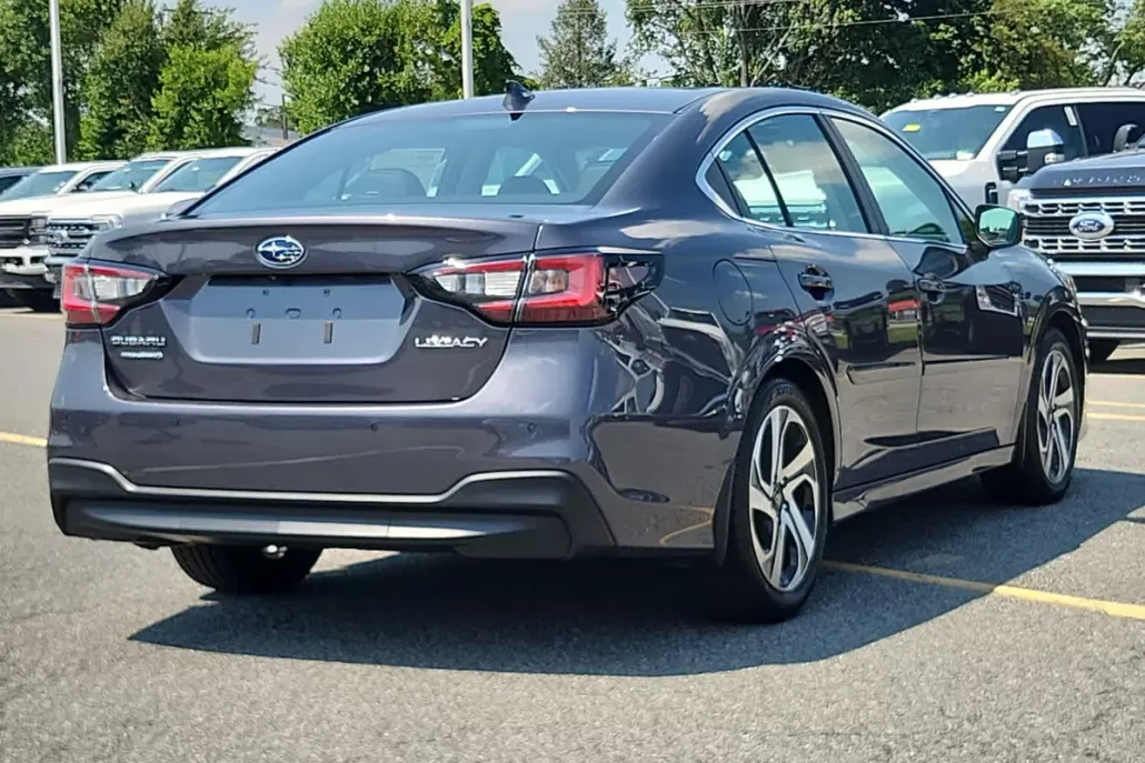 2022 Subaru Legacy Limited photo 1