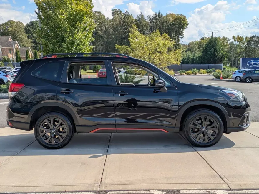 2023 Subaru Forester Sport photo 1