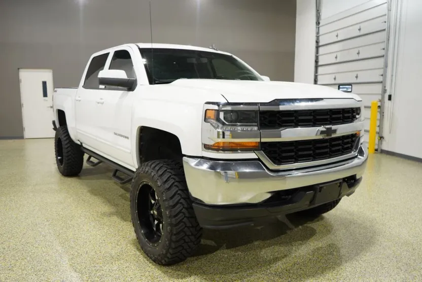 2017 Chevrolet Silverado 1500 photo 1