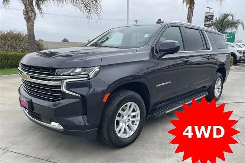 2023 Chevrolet Suburban LT photo 1