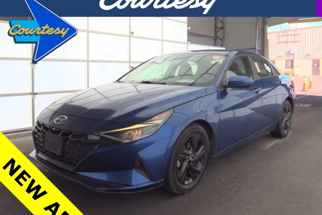 2021 Hyundai Elantra SEL photo 1