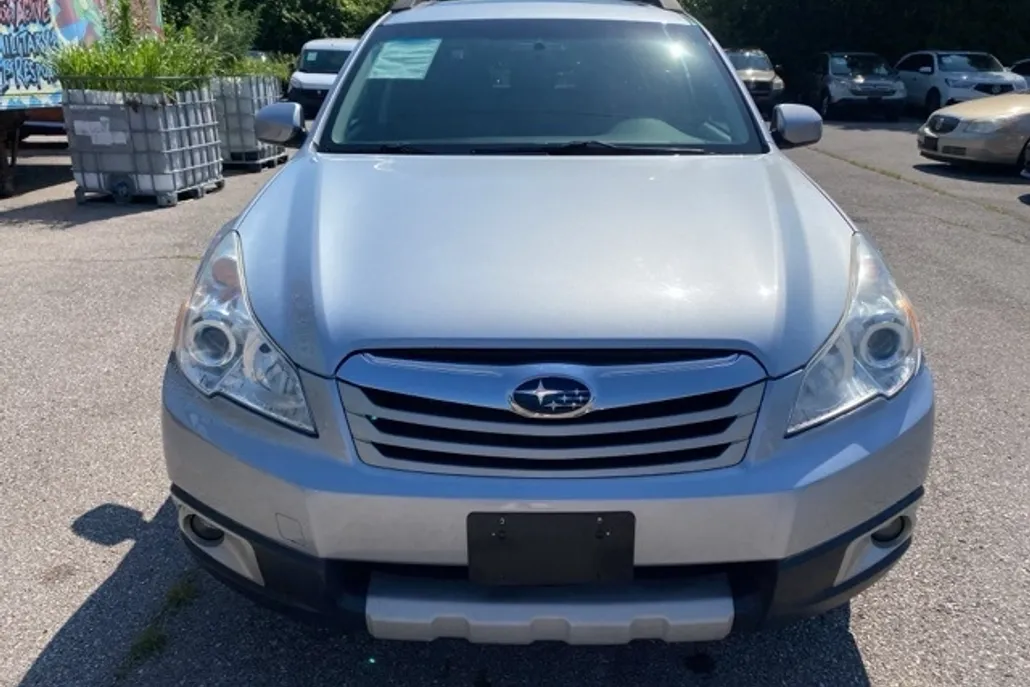 2012 Subaru Outback 2.5i photo 1