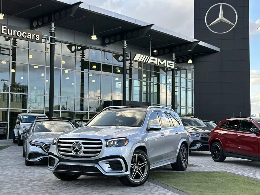 2025 Mercedes Benz GLS 450 4MATIC photo 1