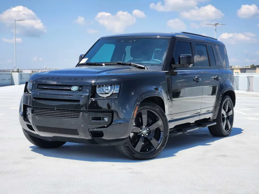 2025 Land Rover Defender 110 X-Dynamic SE photo 1