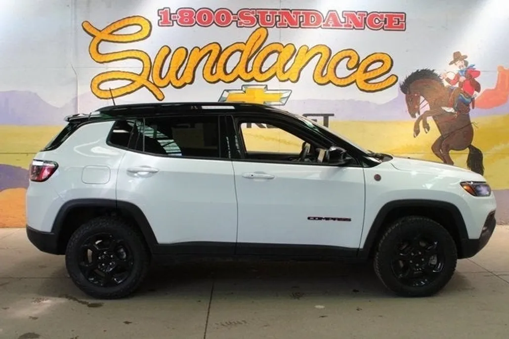 2023 Jeep Compass Trailhawk photo 1