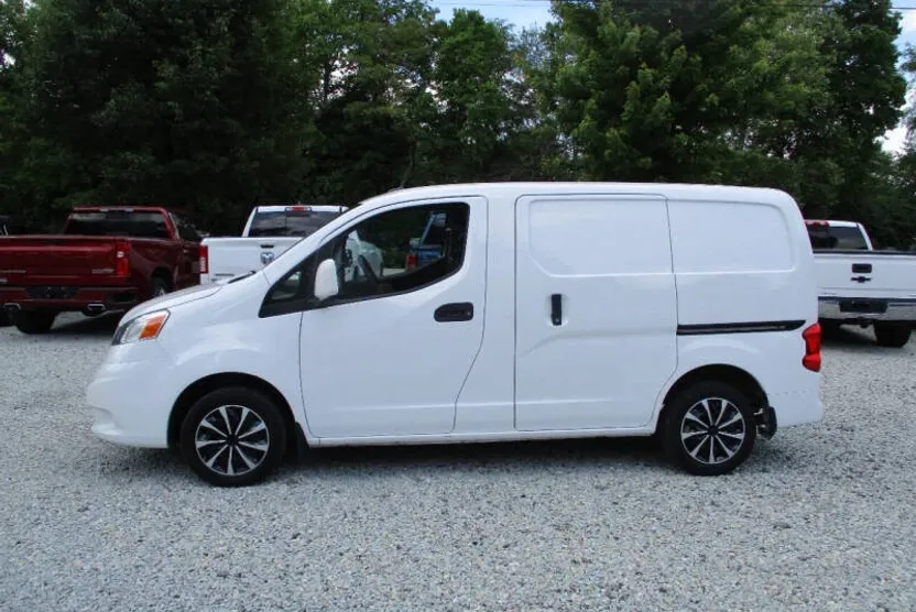 2021 Nissan NV200 SV photo 1