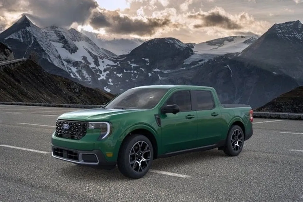 2025 Ford Maverick Lariat photo 1