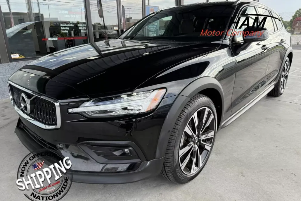 2022 Volvo V60 Cross Country T5 photo 1
