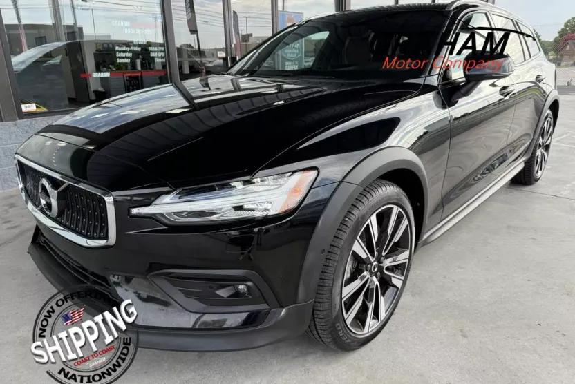 2022 Volvo V60 Cross Country T5 photo 1
