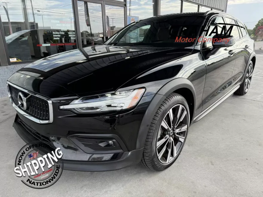 2022 Volvo V60 Cross Country T5 photo 1