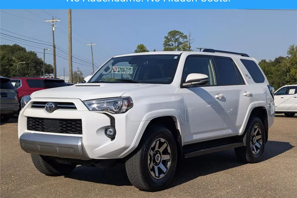 2024 Toyota 4Runner TRD Off-Road Premium photo 1