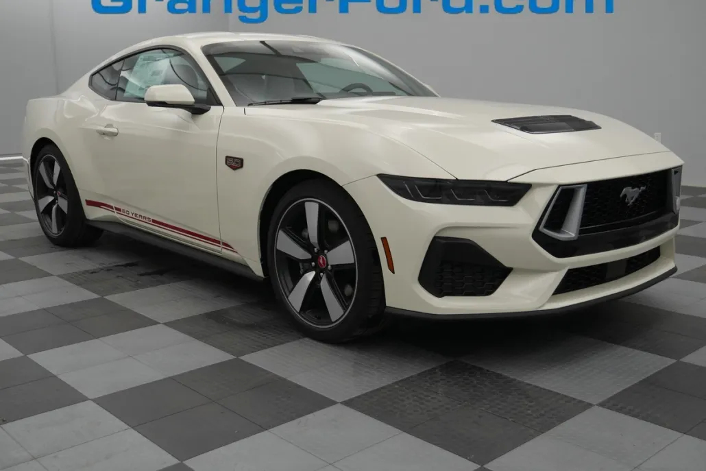 2025 Ford Mustang GT Premium photo 1