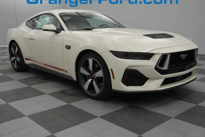 2025 Ford Mustang GT Premium photo 1