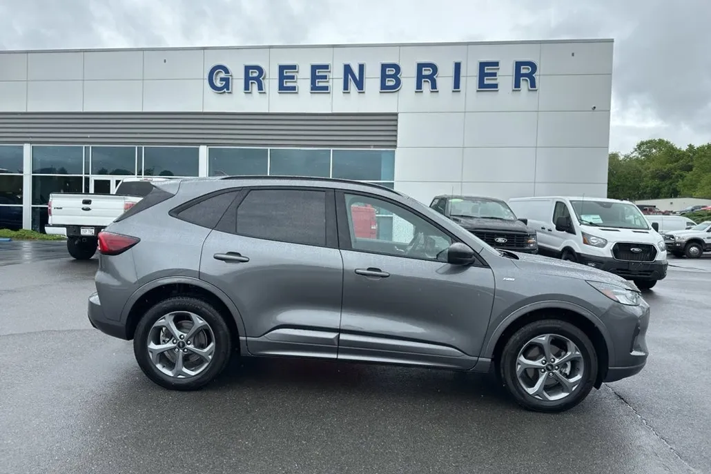 2023 Ford Escape ST-Line photo 1