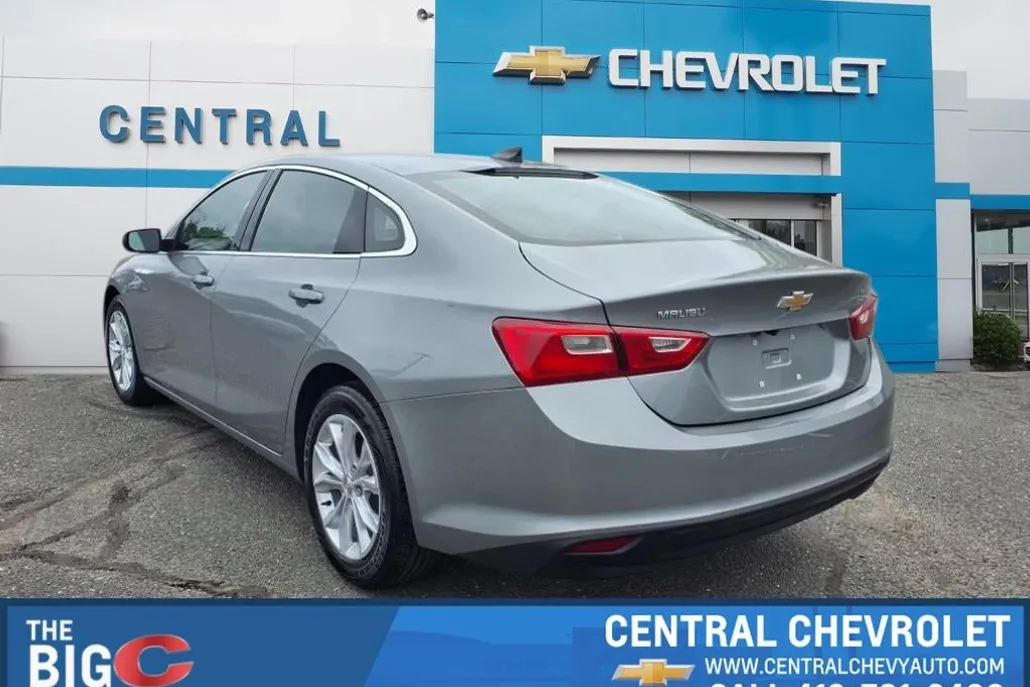 2023 Chevrolet Malibu 1LT photo 1