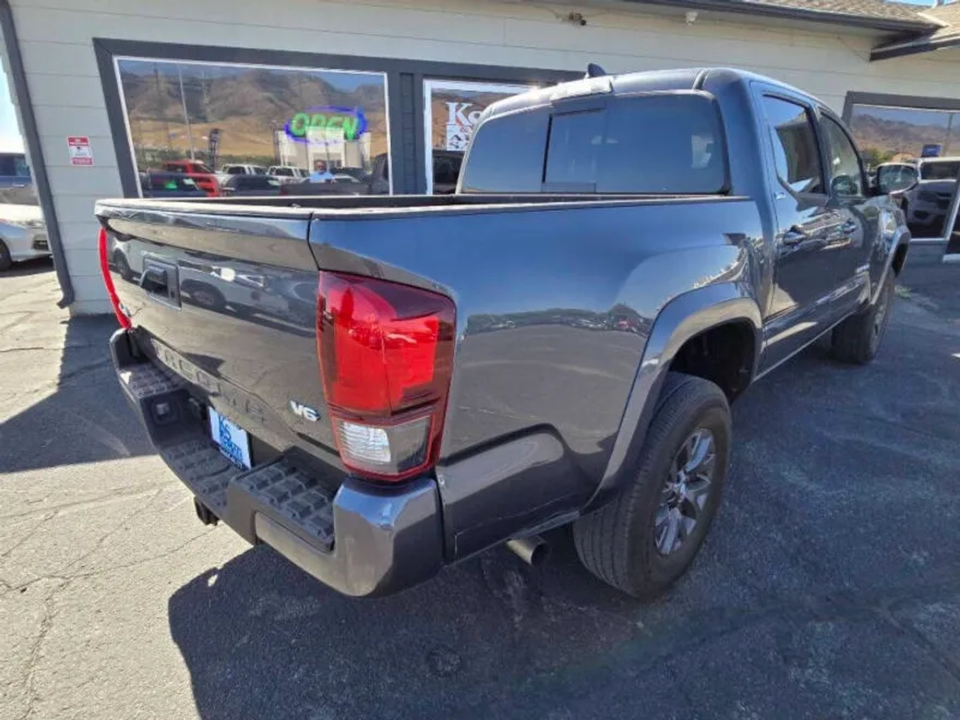 2023 Toyota Tacoma SR5 photo 1