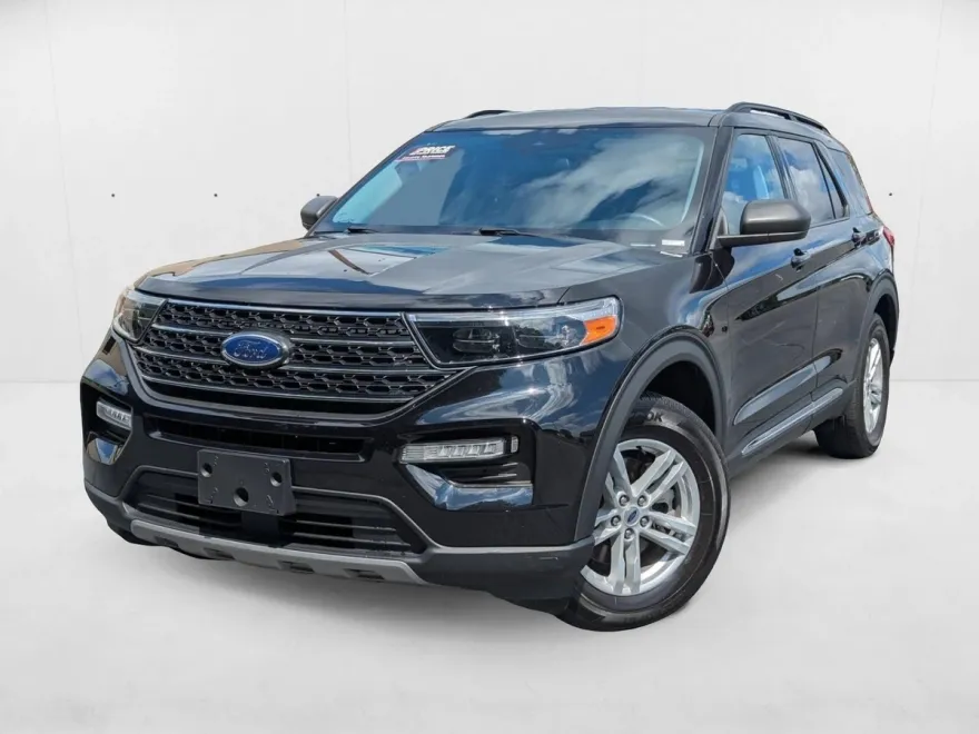 2024 Ford Explorer XLT photo 1