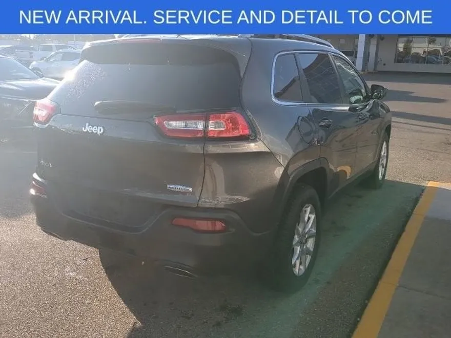 2016 Jeep Cherokee Latitude photo 1