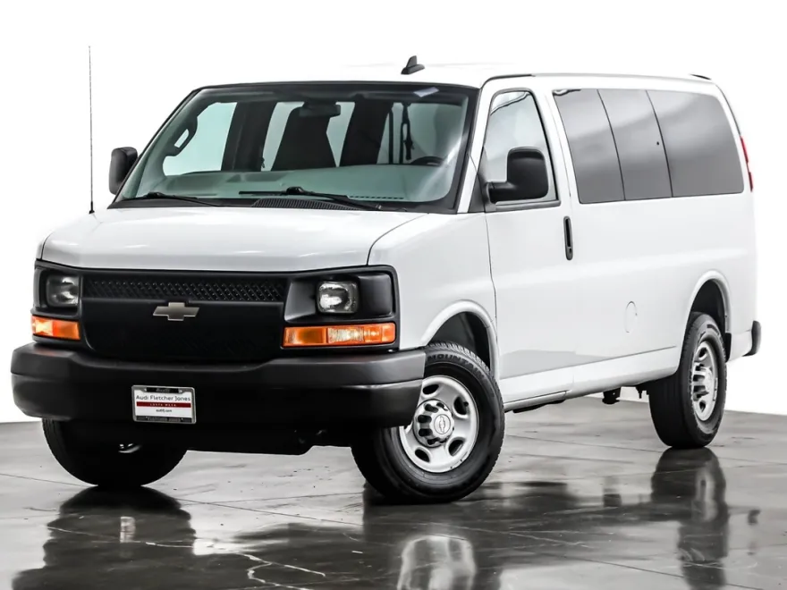 2016 Chevrolet Express Passenger 2500 LS photo 1