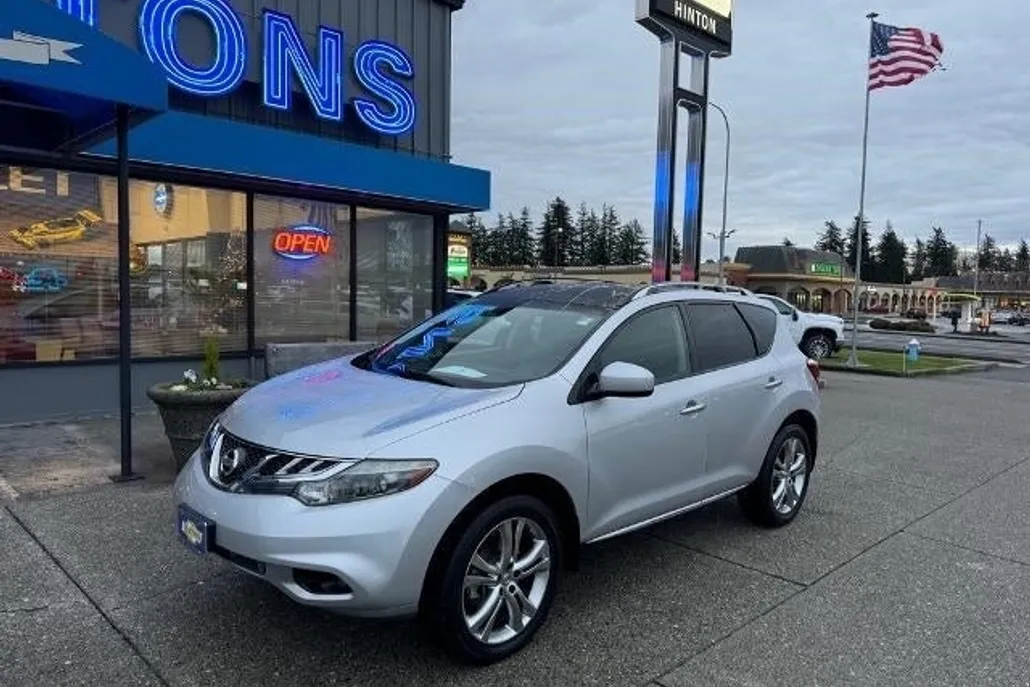 2012 Nissan Murano LE photo 1