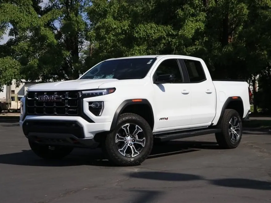 2024 Gmc Canyon AT4 photo 1