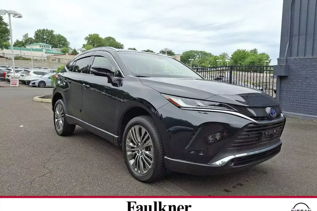2022 Toyota Venza XLE photo 1