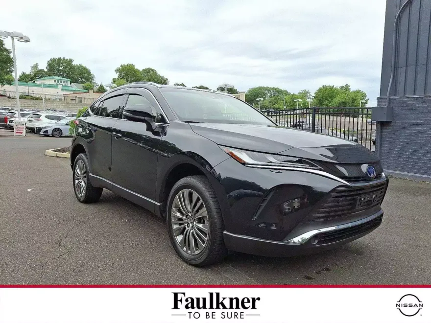 2022 Toyota Venza XLE photo 1