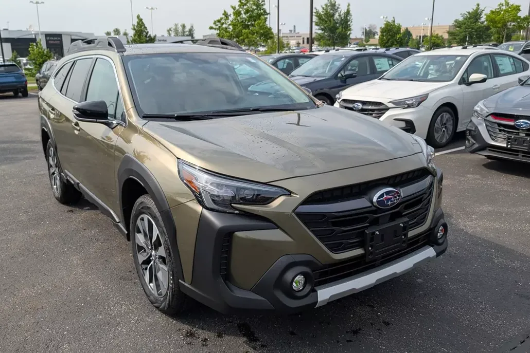 2025 Subaru Outback Limited photo 1