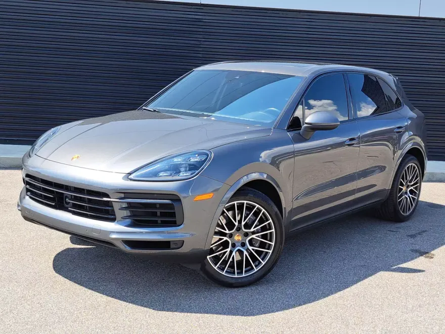 2023 Porsche Cayenne Platinum Edition photo 1