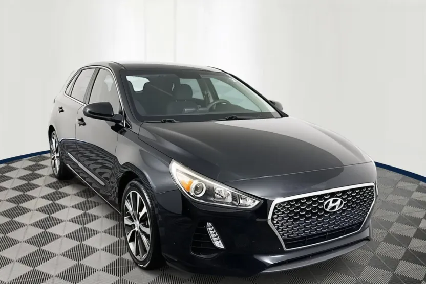 2020 Hyundai Elantra GT photo 1